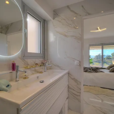 Somptuous 2 Bedroom Fully Renovated With Panoramic Sea View Appartamento *